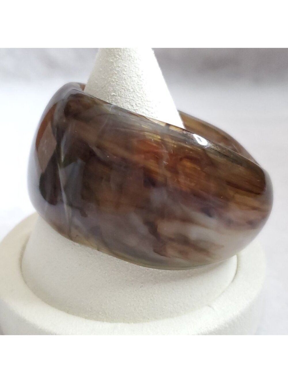 Vintage Wide Bangle Bracelet Brown White Swirl Asymmetrical Acrylic 7.5"